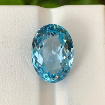 14.5 CT's Loupe Clean Swiss Blue Oval Cut Topaz, Swiss Topaz, Oval Cut Topaz, Blue Topaz, Blue Swiss Topaz, Topaz, Topaz Gemstone, Cut Topaz