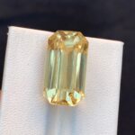 25 Carats Natural Golden Yellow Kunzite Gemstone