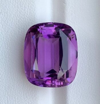 19 CT's Loup Purple Cushion Cut Amethyst