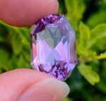 15 Cts Amethyst Cut Gemstone