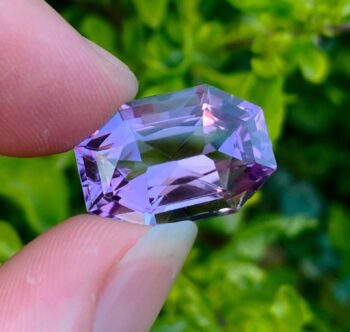15 Cts Amethyst Cut Gemstone