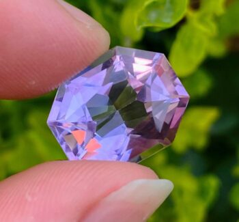 12 Cts Amethyst Cut Gemstone