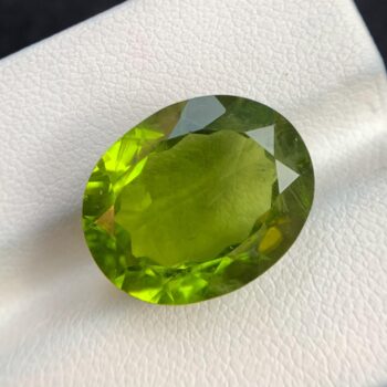 13.50 CT's Green Cushion Cut Peridot, Green Peridot, Cushion Cut Peridot, Green Cushion Peridot, Peridot Gemstone, Green Peridot Gemstone