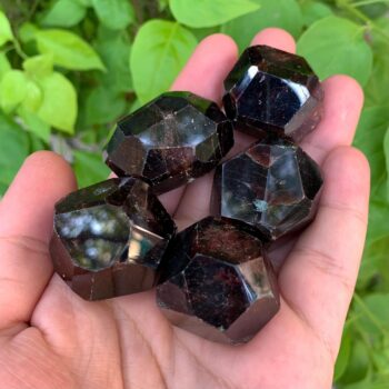 5 Pieces Lustrous Red Almandine Faceted Garnet, Faceted Red Garnet, Almandine Garnet Crystal, Faceted Almandine Garnet, Almandine Garnet