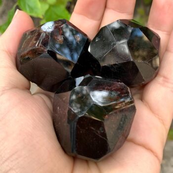 Best Quality Lustrous Red Almandine Faceted Garnet