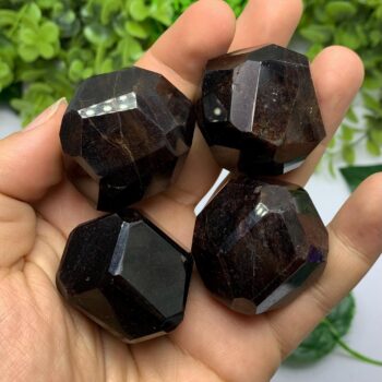 4 Pcs Best Quality Lustrous Red Almandine Faceted Garnet, Faceted Red Garnet, Almandine Garnet Crystal, Faceted Almandine Garnet, Red Garnet