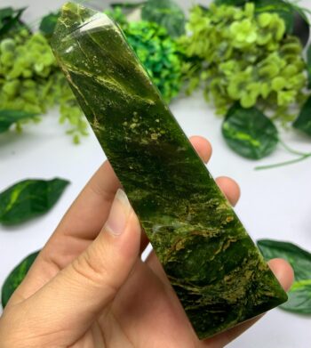 420g Best Quality Green Jade Tower, Shah Maqsood Jade Obelisk, Green Jade Tower, Green Polished Jade Tower, Green Jade Stone Obelisk, Jade