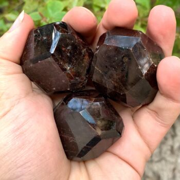 3 Pieces Best Quality Lustrous Red Almandine Faceted Garnet, Faceted Red Garnet, Almandine Garnet Crystal, Faceted Almandine Garnet, Garnet