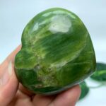 110g Top Quality Green Tremolite Heart Stone