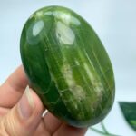 143g Top Quality Green Tremolite Palm Stone