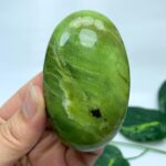 138g Best Quality Green Tremolite Palm Stone