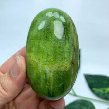 124g Best Quality Green Tremolite Palm Stone, Green Tremolite Palm Stone, Polished Tremolite Palm Stone, Polished Tremolite Palm, Tremolite
