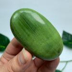 75g Top Quality Green Tremolite Palm Stone