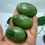 Top Quality Green Tremolite Palm Stone