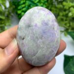 120g Beautiful UV Reactive Hackmanite Palm Stone
