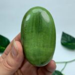 75g Top Quality Green Tremolite Palm Stone