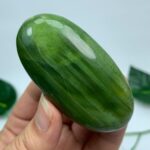 80g Top Quality Green Tremolite Palm Stone
