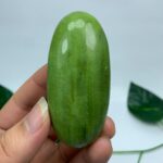 87g Top Quality Green Tremolite Palm Stone