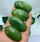 4 Pcs Best Quality Green Tremolite Palm Stone